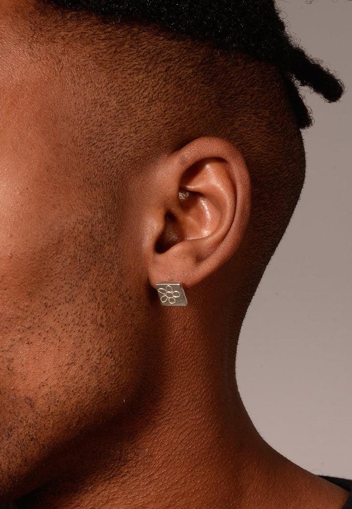Flower stud earrings  - silver