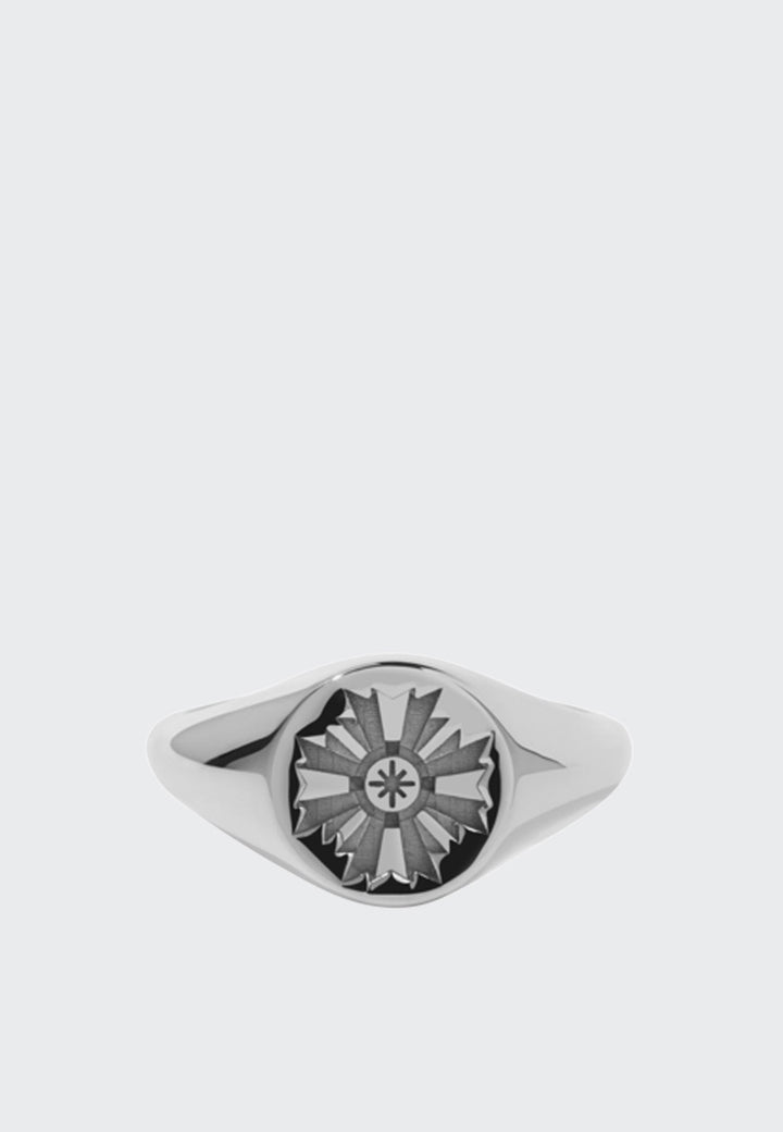 August Signet Ring Embossed - silver