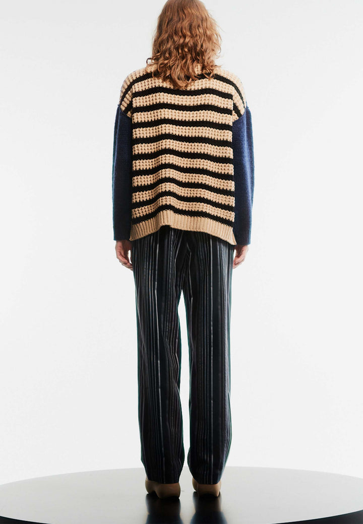Back Stripe Cut-Out Knit Sweater - Navy