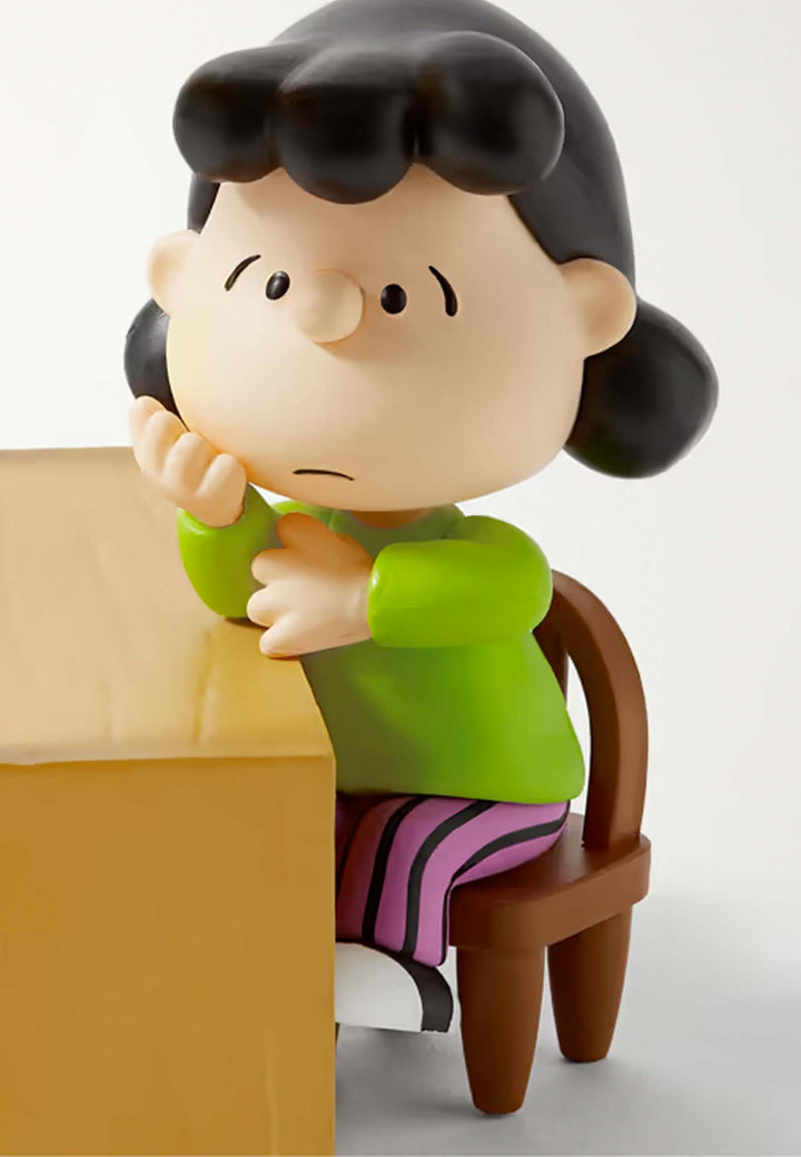 Peanuts 12 - Help Lucy