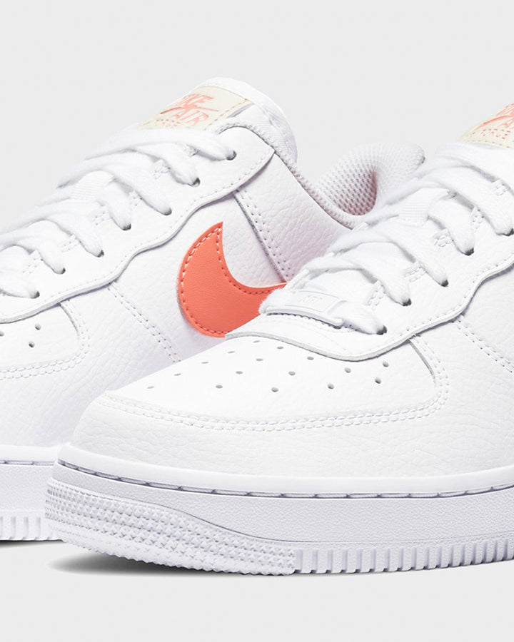 Womens Air Force 1 '07 - white/atomic pink/fossil white