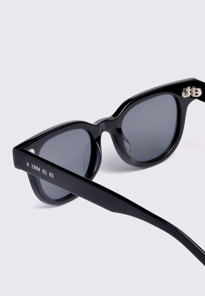 Legacy Sunglasses - Black/Black