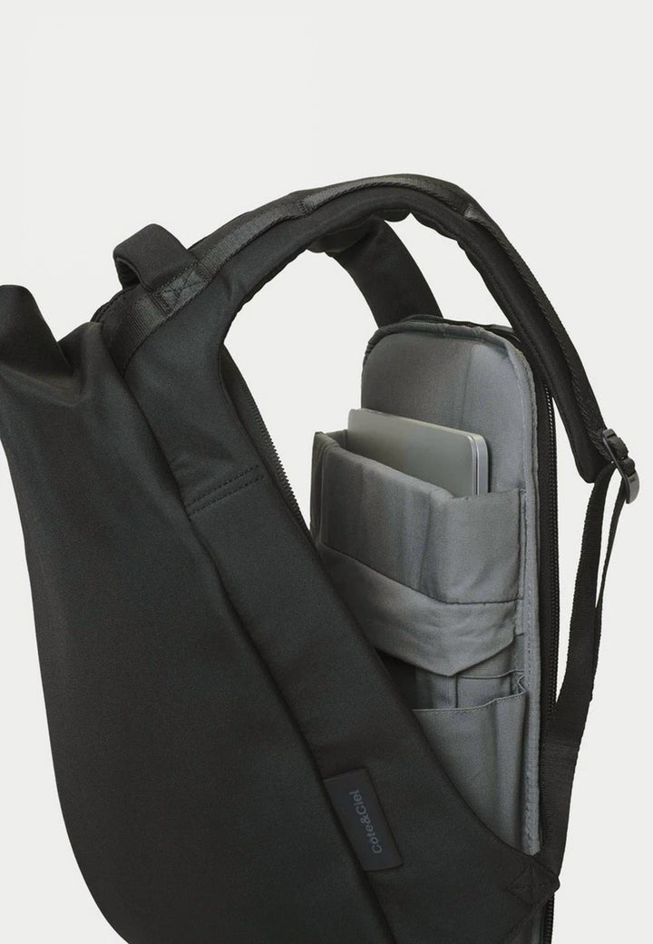 Medium Isar Backpack - black eco yarn