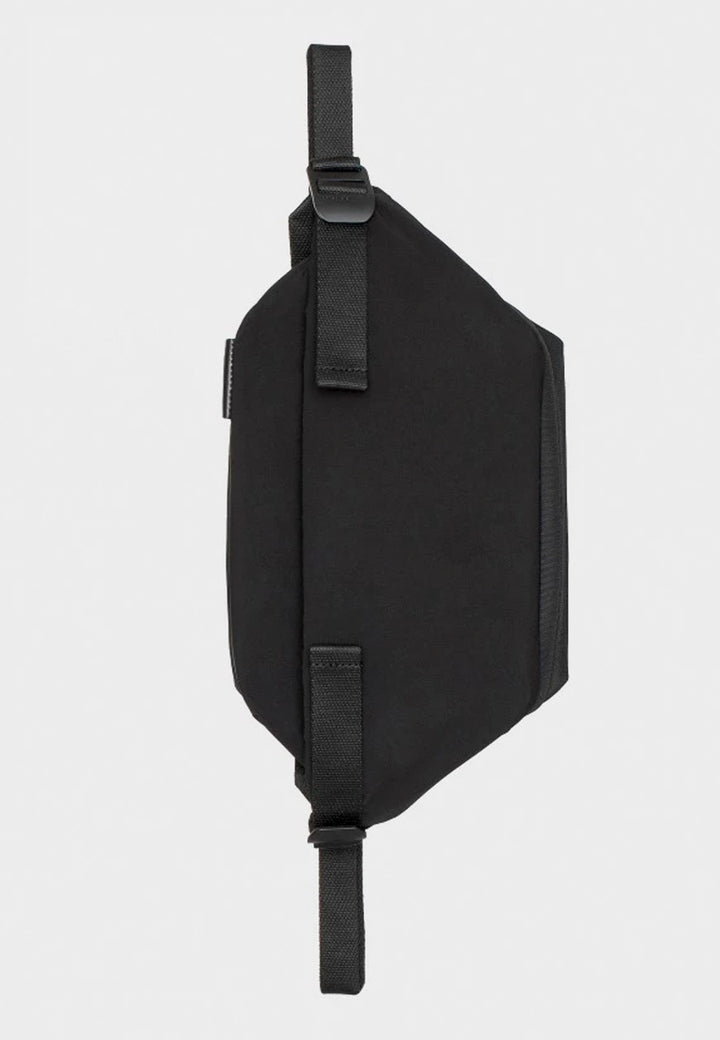 Isarau Memory Tech Bag - black