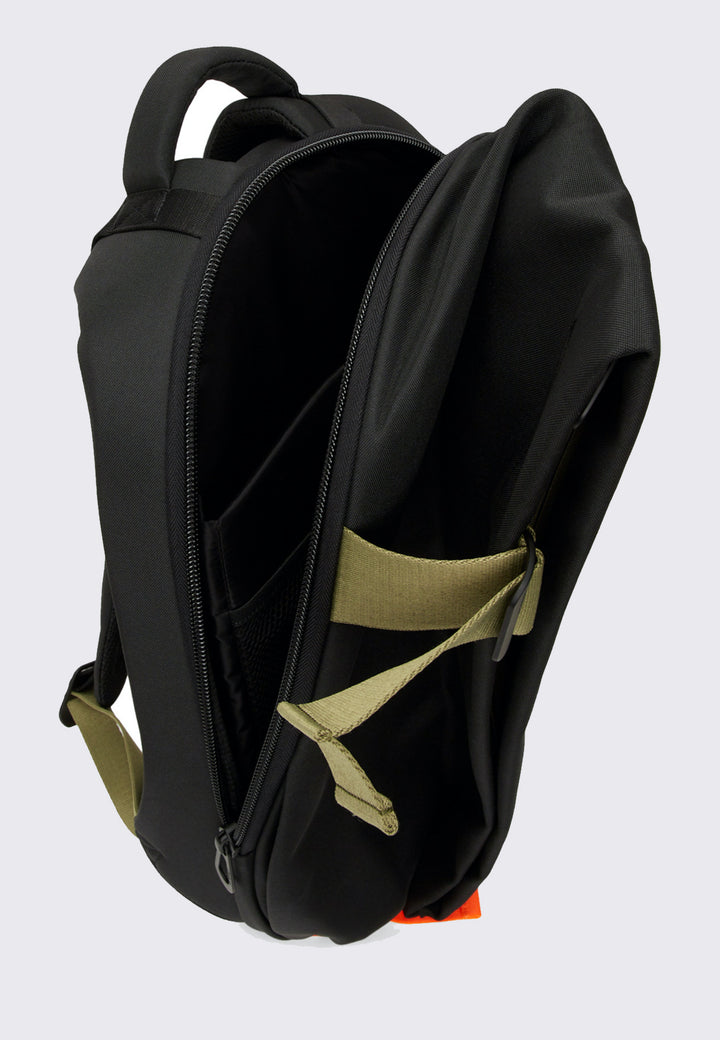 Medium Isar Backpack - smooth black