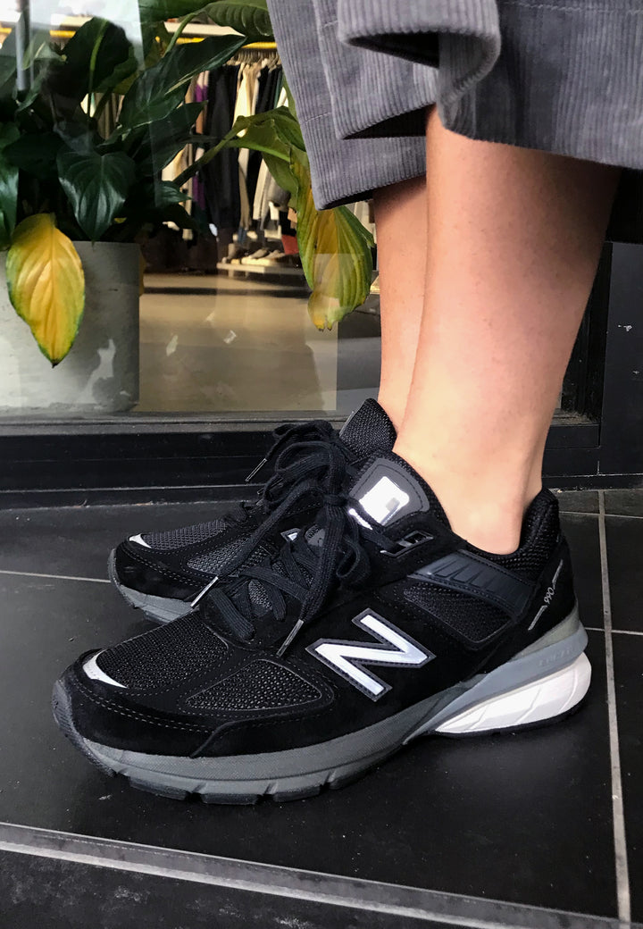 Womens 990v5 Made in US - black/silver
